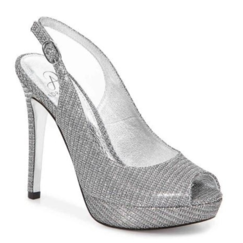 👄Adrianna Papell Rita Metallic Peep-Toe Slingback